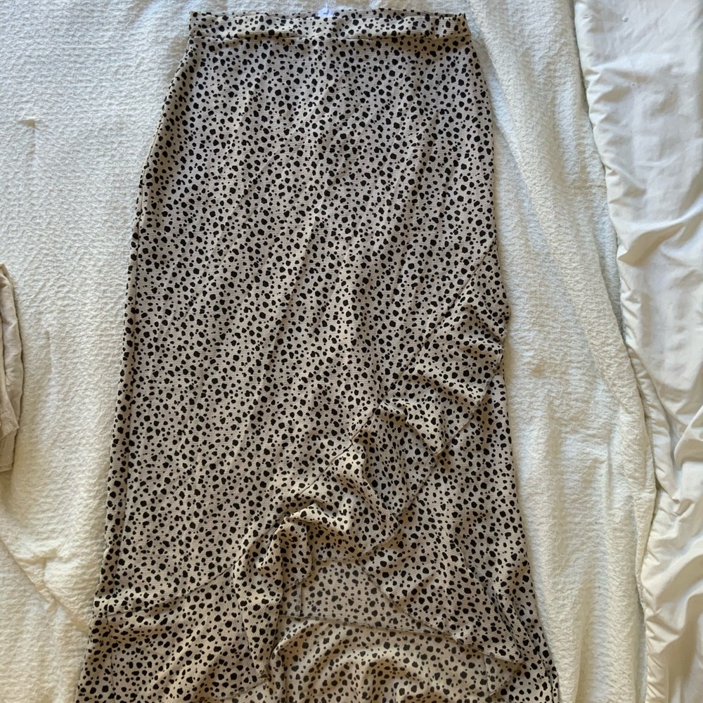 Pretty Little Thing Spotted Midi Skirt